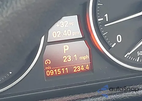 2013 BMW X1 xDrive28I из США, поврежденный, VIN WBAVL1C59DVR86211